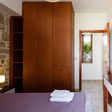 - Private Pools & Seaview - 500m From * Ставроменос
