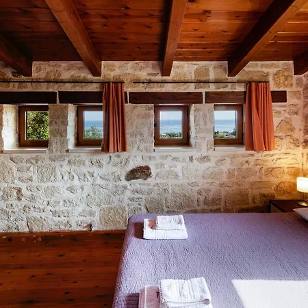 - Private Pools & Seaview - 500m From Вилла