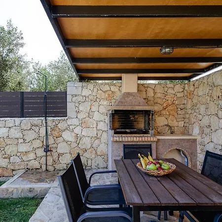- Private Pools & Seaview - 500m From Вилла *